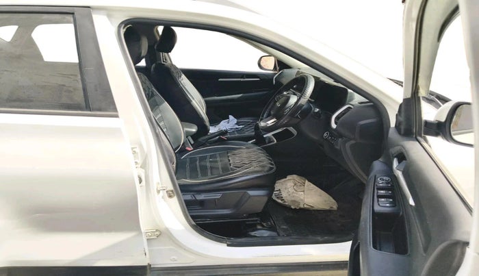 2024 KIA SONET HTK PLUS 1.2 PETROL MT, Petrol, Manual, 80,955 km, interior