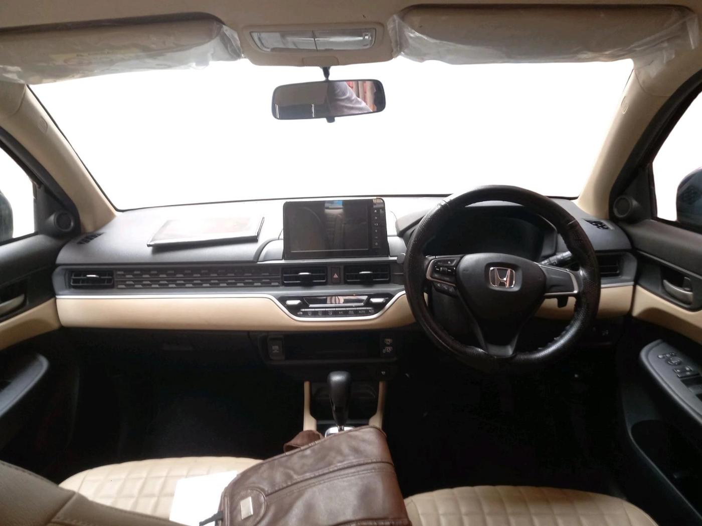 2025 Honda Amaze 1.2L I-VTEC VX CVT, Petrol, Automatic, 6,867 km, interior
