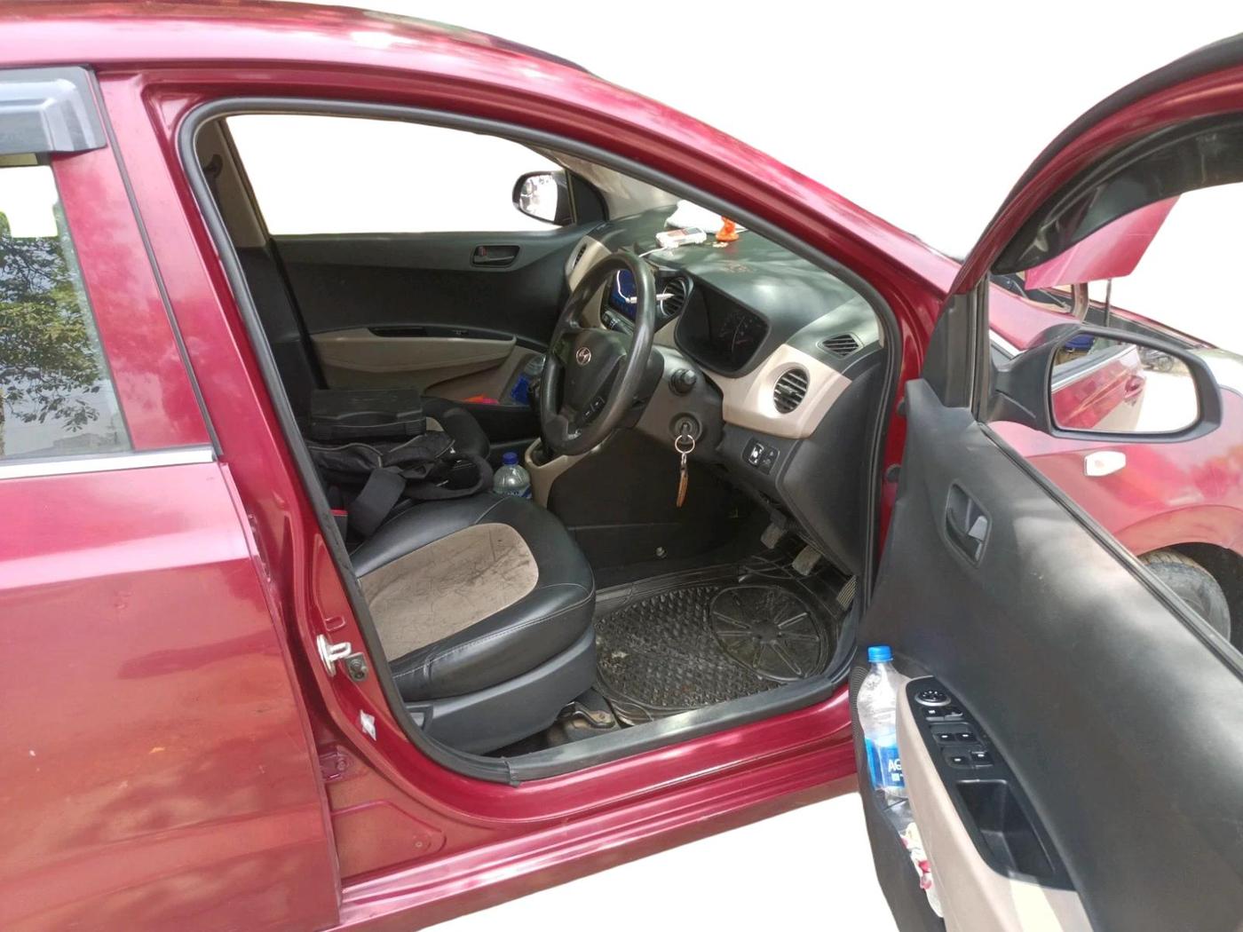 2015 Hyundai Grand i10 MAGNA 1.2 KAPPA VTVT, CNG, Manual, 2,50,000 km, interior