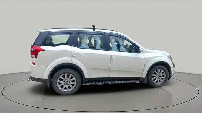 2020 Mahindra XUV500 W9, Diesel, Manual, 52,531 km, exterior