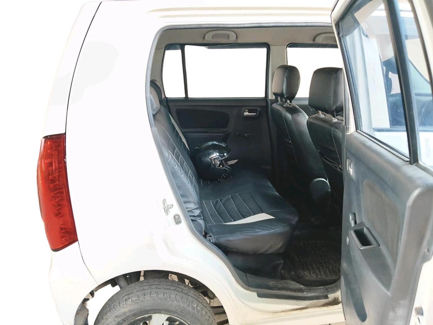 2011 Maruti Wagon R 1.0 LXI CNG, CNG, Manual, 1,04,041 km, interior
