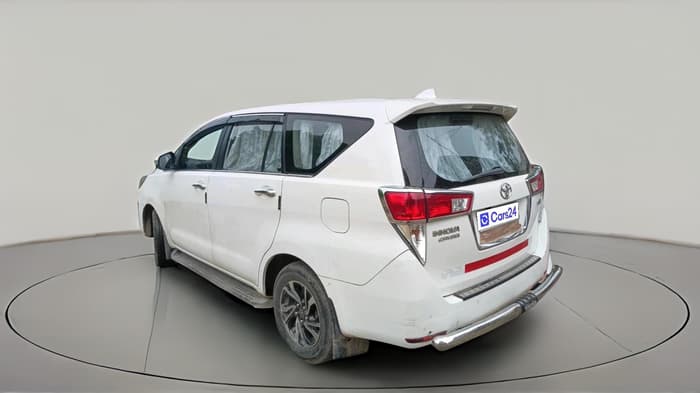 2022 Toyota Innova Crysta 2.4 G 8 STR, Diesel, Manual, 77,834 km, exterior