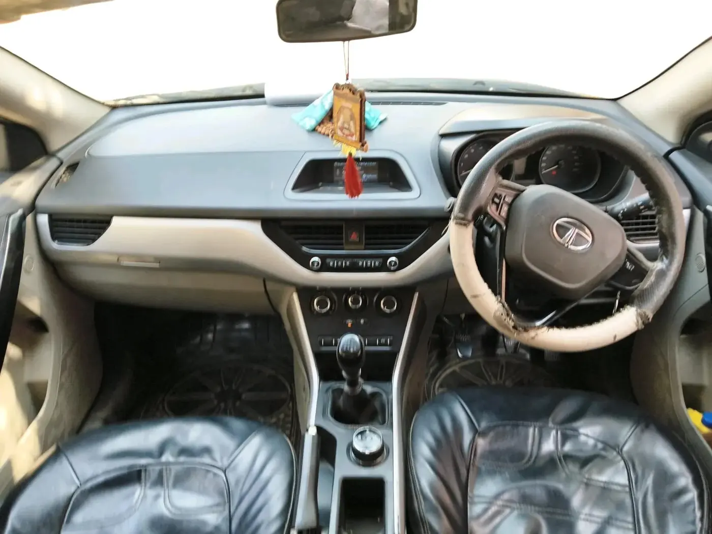 2018 Tata NEXON XM DIESEL, Diesel, Manual, 1,27,329 km, interior