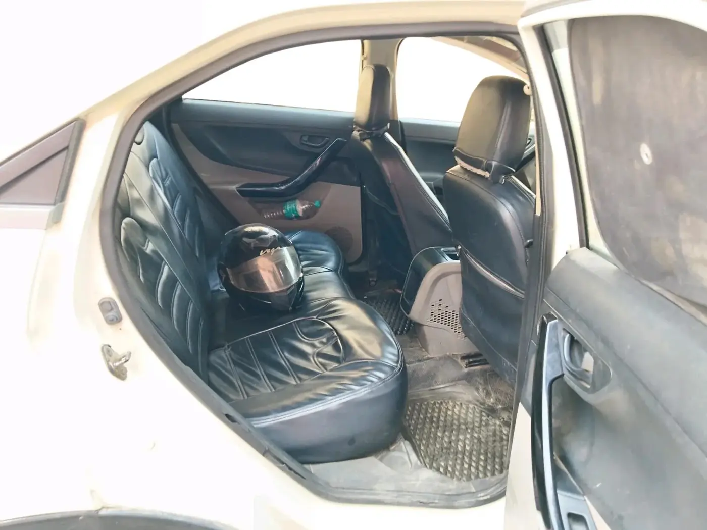 2018 Tata NEXON XM DIESEL, Diesel, Manual, 1,27,329 km, interior