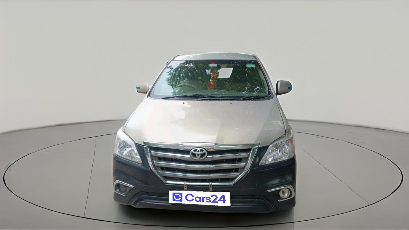 2013 Toyota Innova 2.5 ZX 7 STR, Diesel, Manual, 2,82,466 km, exterior