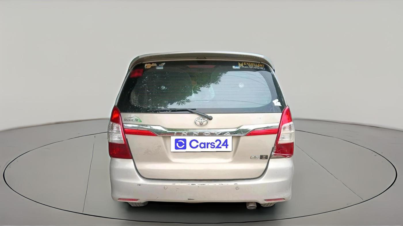 2013 Toyota Innova 2.5 ZX 7 STR, Diesel, Manual, 2,82,466 km, exterior
