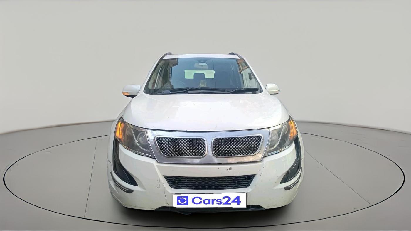 2017 Mahindra XUV500 W4, Diesel, Manual, 1,15,396 km, exterior