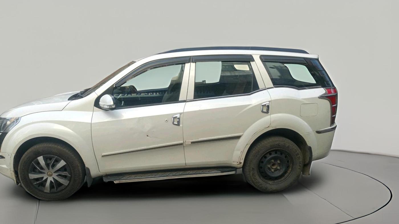 2017 Mahindra XUV500 W4, Diesel, Manual, 1,15,396 km, exterior
