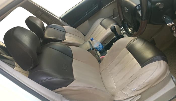 2017 Mahindra XUV500 W4, Diesel, Manual, 1,15,396 km, interior