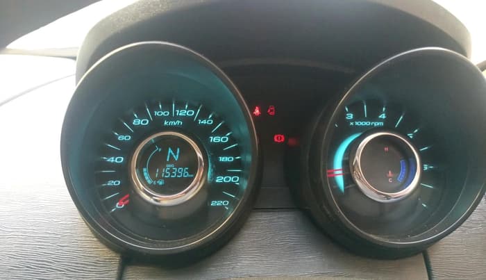 2017 Mahindra XUV500 W4, Diesel, Manual, 1,15,396 km, interior