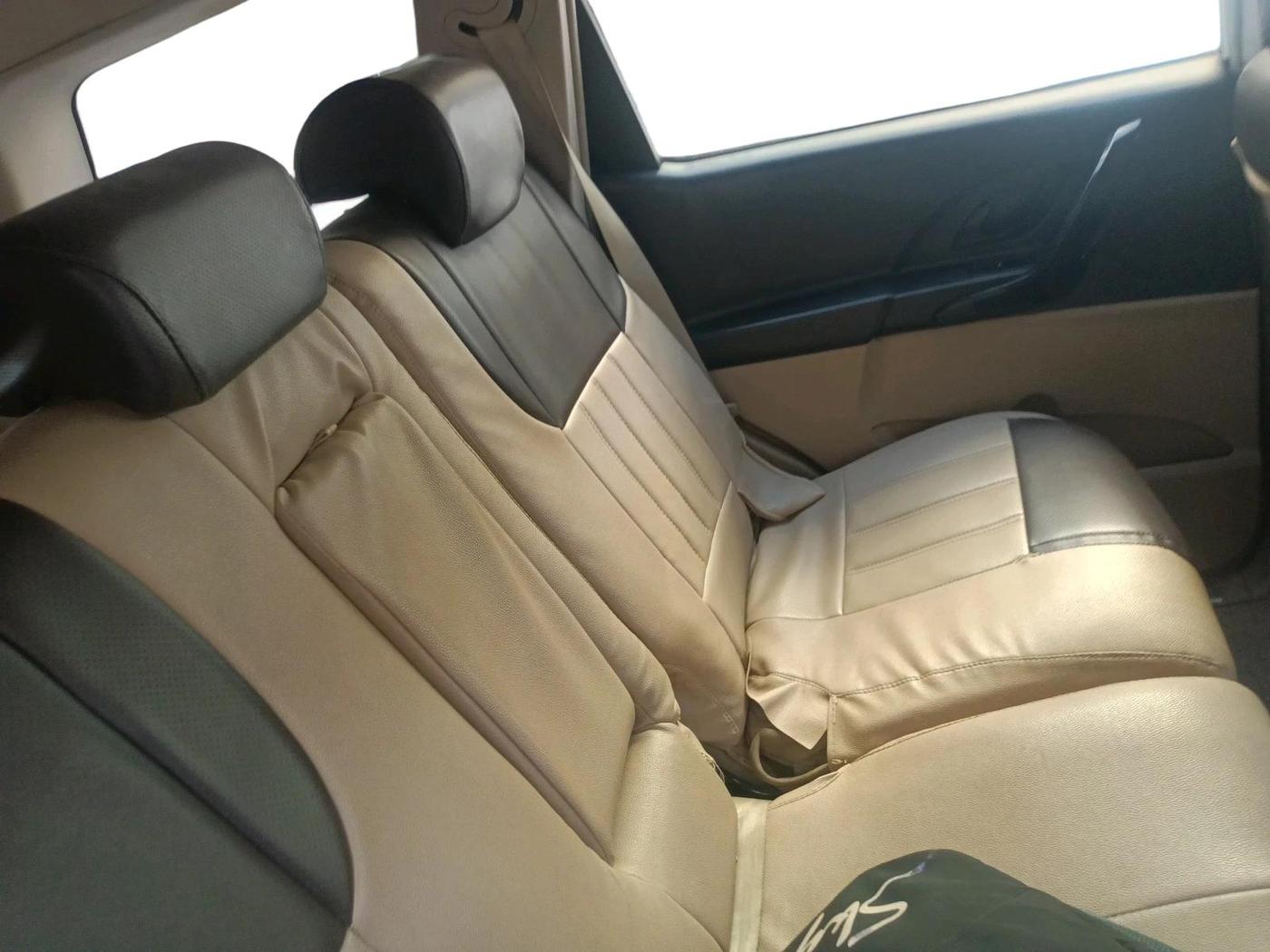 2017 Mahindra XUV500 W4, Diesel, Manual, 1,15,396 km, interior