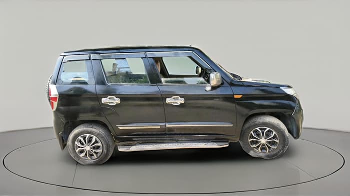 2016 Mahindra TUV300 T4, Diesel, Manual, 90,632 km, exterior