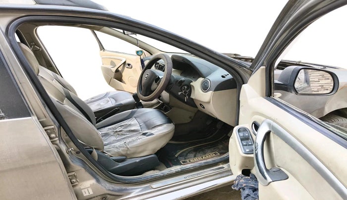 2015 Nissan Terrano XL (D), Diesel, Manual, 1,41,050 km, interior