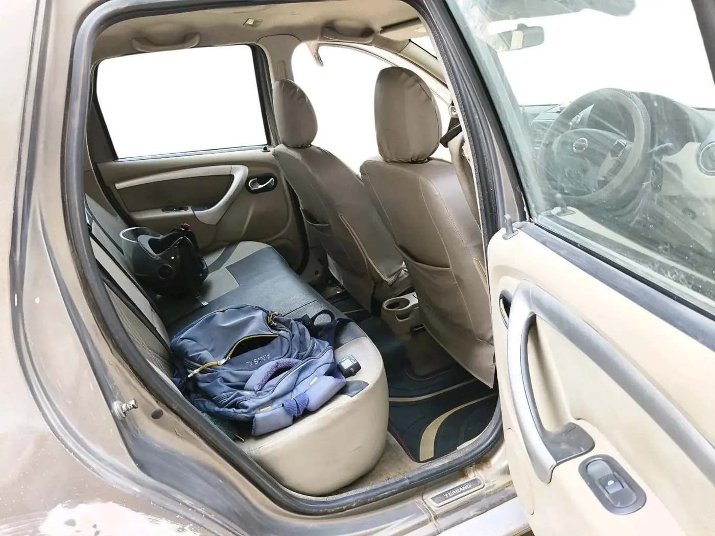 2015 Nissan Terrano XL (D), Diesel, Manual, 1,41,050 km, interior