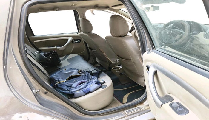 2015 Nissan Terrano XL (D), Diesel, Manual, 1,41,050 km, interior