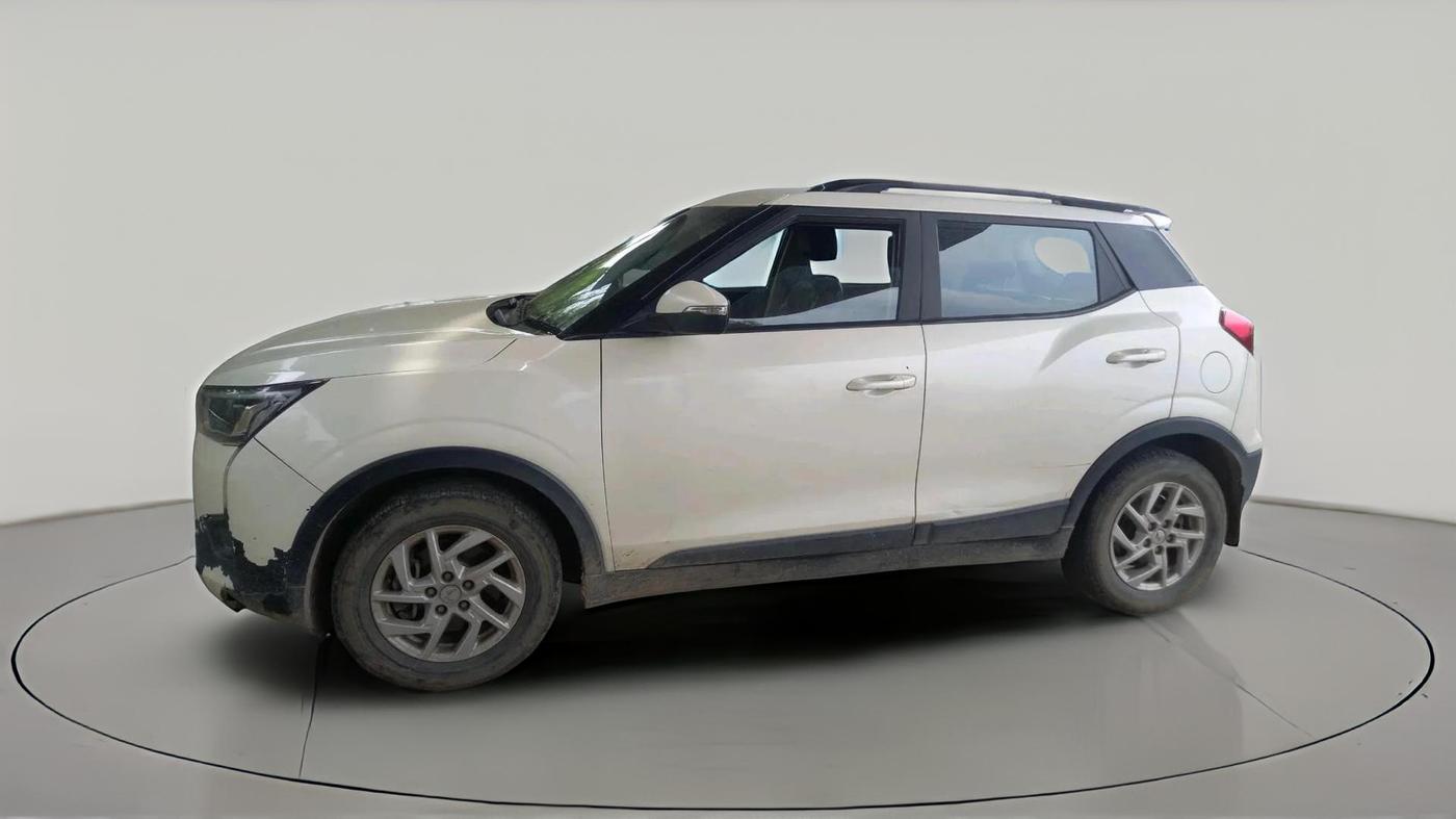 2022 Mahindra XUV300 W8 1.2 PETROL, Petrol, Manual, 72,546 km, exterior