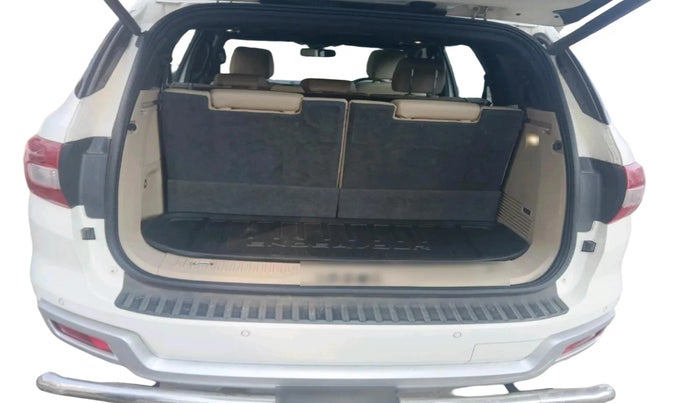 2016 Ford Endeavour TITANIUM 3.2 4X4 AT, Diesel, Automatic, 1,09,888 km, exterior