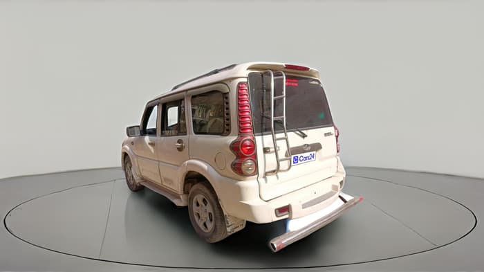 2013 Mahindra Scorpio SLE, Diesel, Manual, 2,32,586 km, exterior