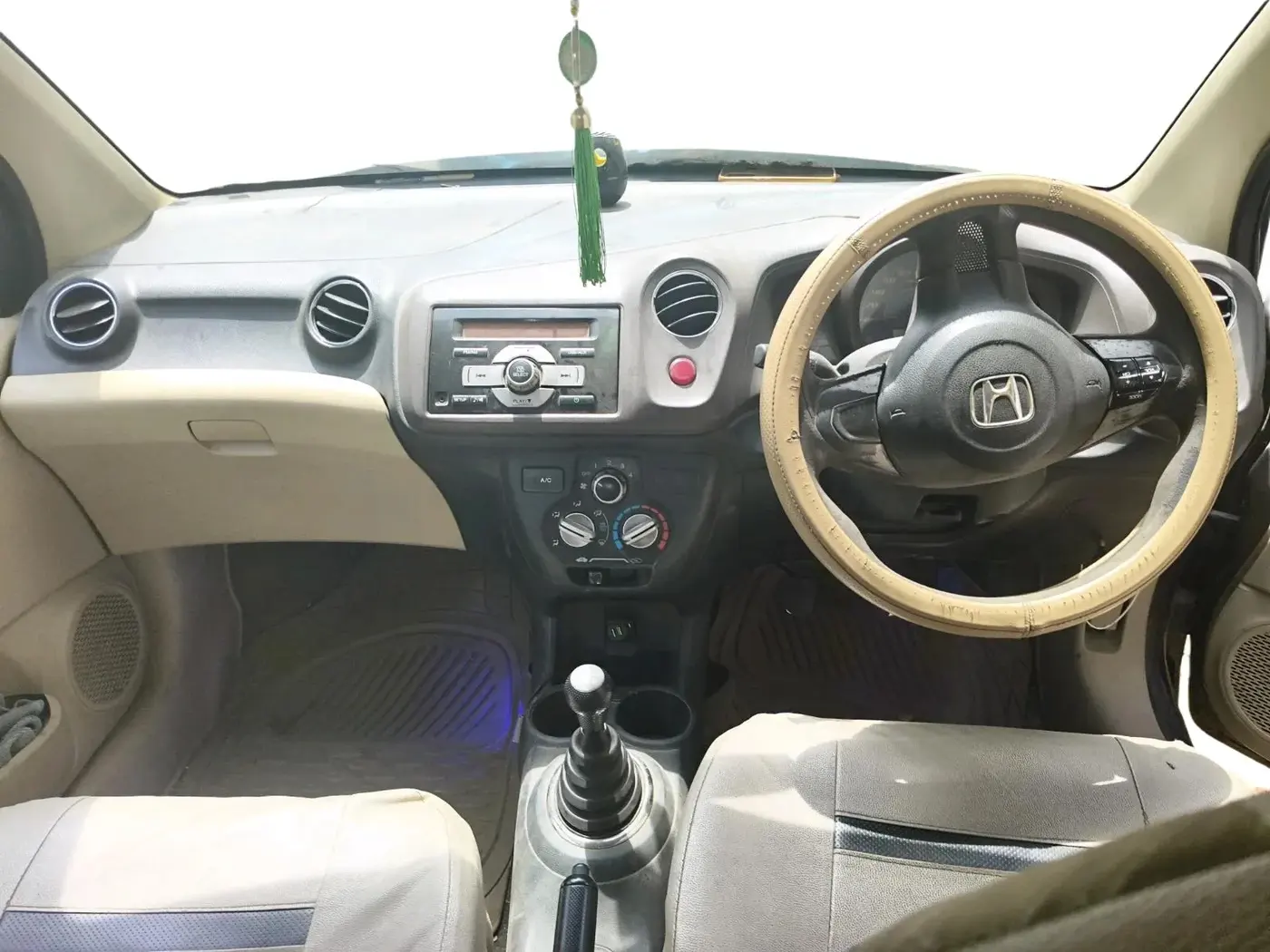2013 Honda Amaze 1.5L I-DTEC E, Diesel, Manual, 3,58,056 km, interior