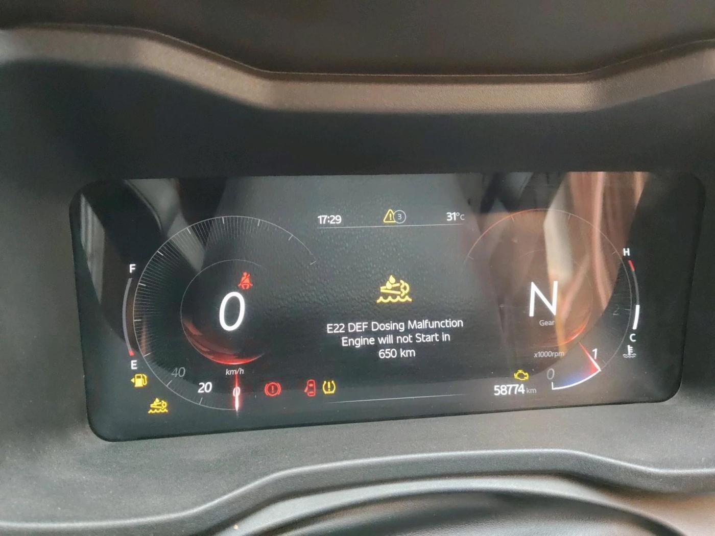 2024 Mahindra XUV 3XO AX5 1.5 Turbo Diesel Autoshift Plus, Diesel, Automatic, 58,774 km, interior