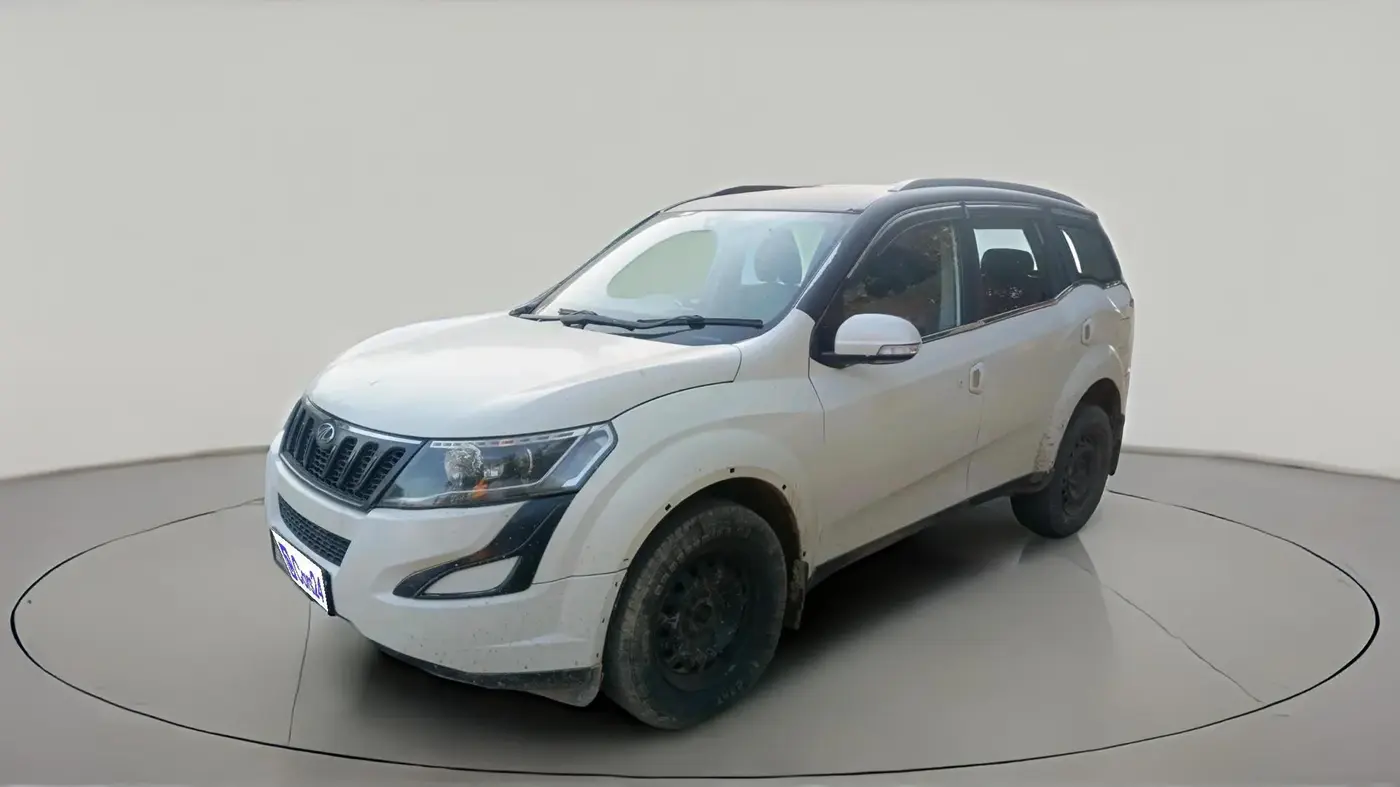 2017 Mahindra XUV500 W6, Diesel, Manual, 1,43,050 km, exterior