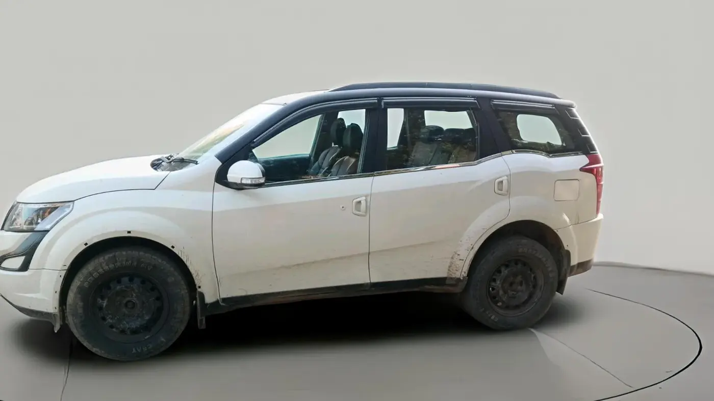 2017 Mahindra XUV500 W6, Diesel, Manual, 1,43,050 km, exterior