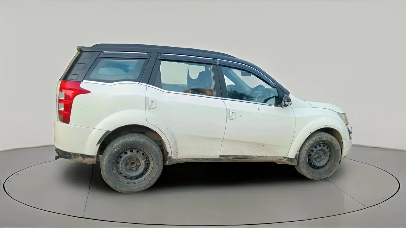 2017 Mahindra XUV500 W6, Diesel, Manual, 1,43,050 km, exterior