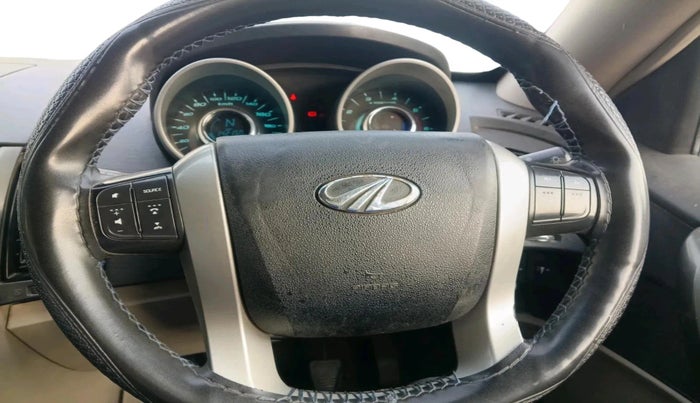 2017 Mahindra XUV500 W6, Diesel, Manual, 1,42,150 km, interior