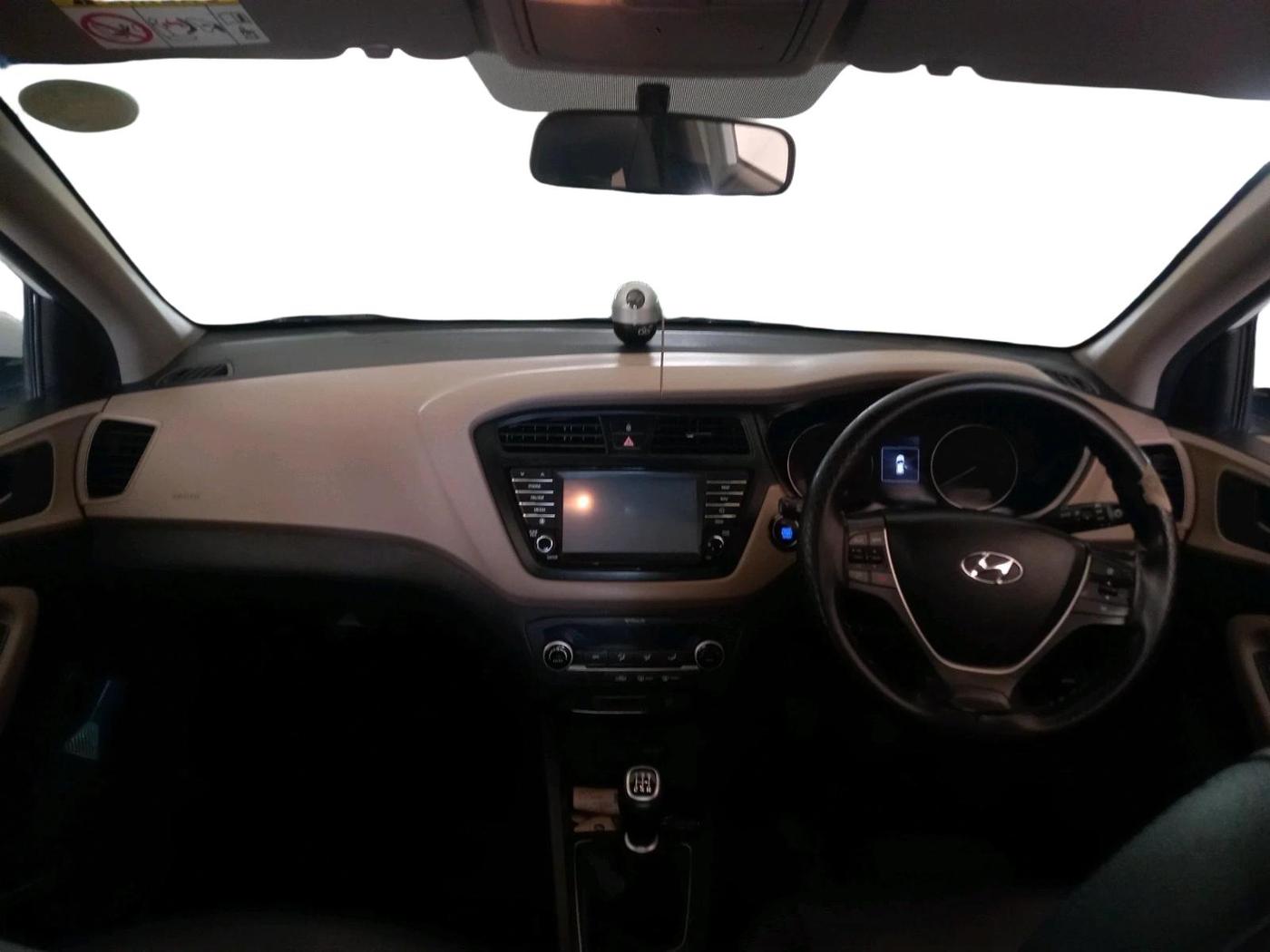 2016 Hyundai Elite i20 ASTA 1.2 (O), CNG, Manual, 61,662 km, interior