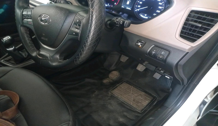 2016 Hyundai Elite i20 ASTA 1.2 (O), CNG, Manual, 61,662 km, interior