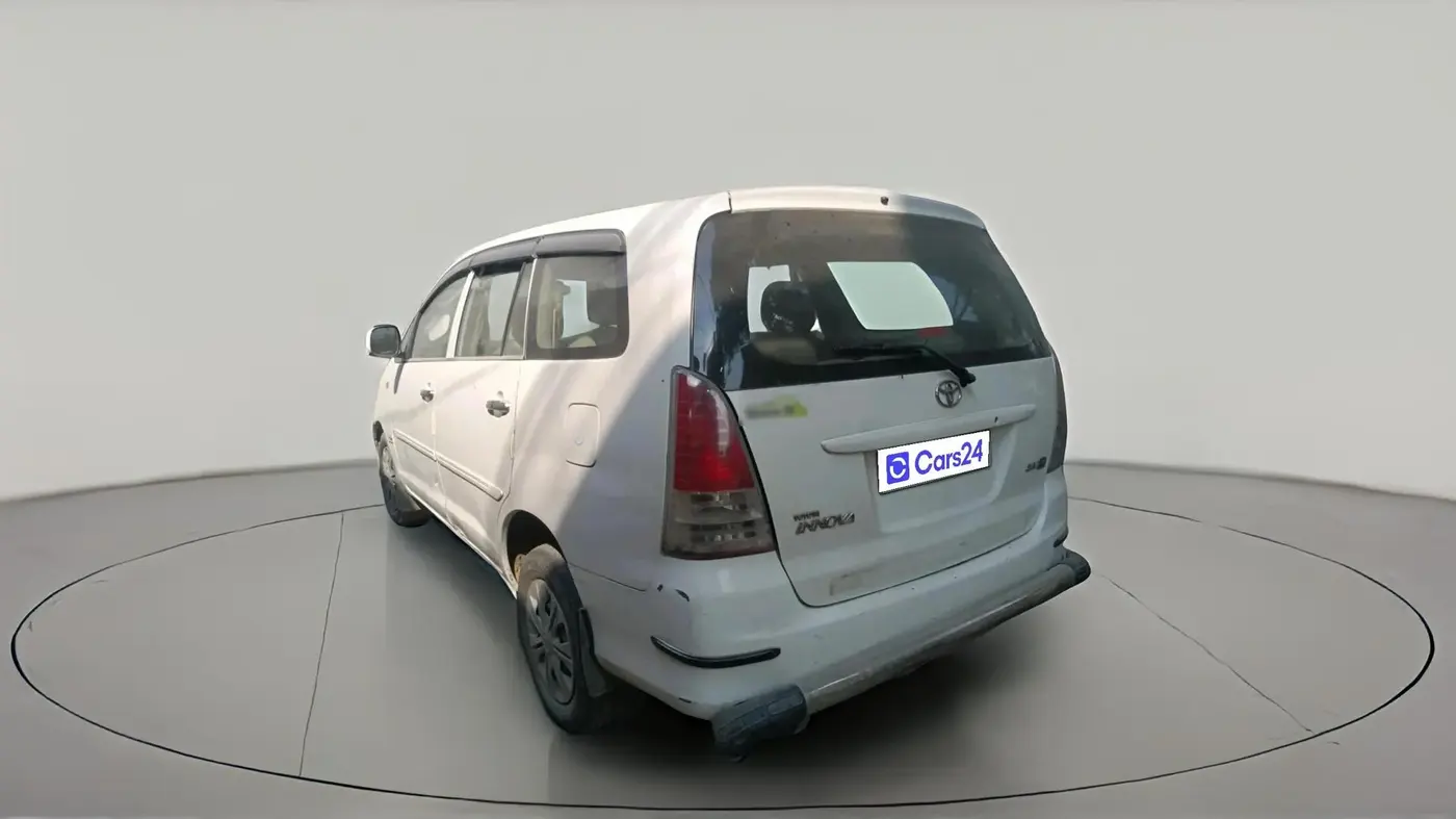 2011 Toyota Innova 2.5 G2 7STR, Diesel, Manual, 1,26,290 km, exterior