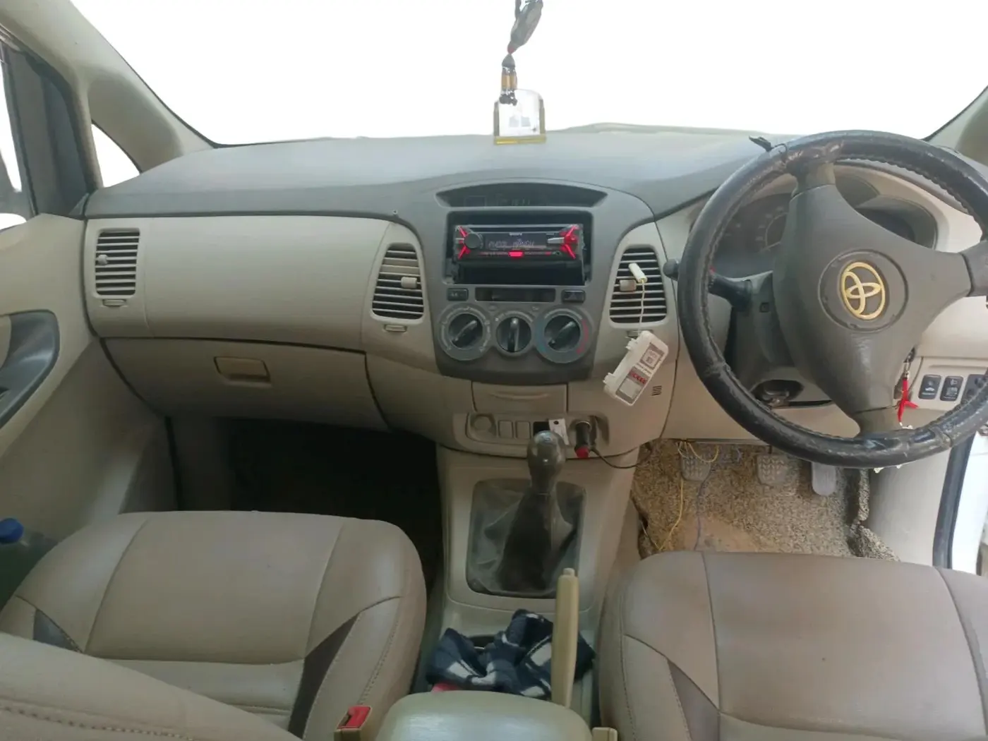 2011 Toyota Innova 2.5 G2 7STR, Diesel, Manual, 1,26,290 km, interior