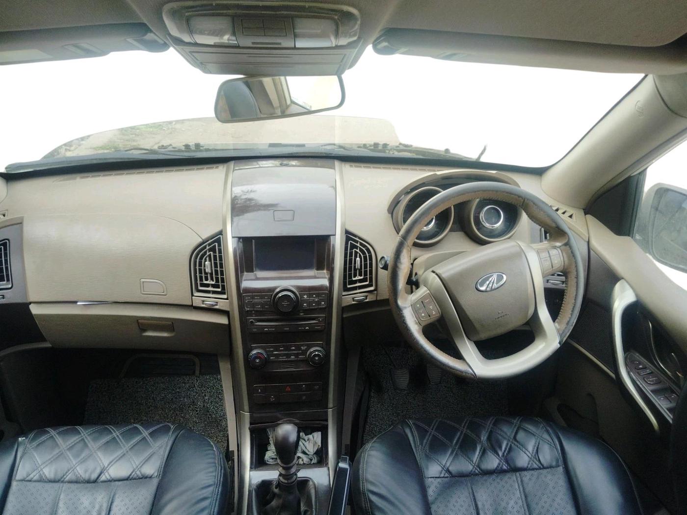2014 Mahindra XUV500 W6, Diesel, Manual, 1,16,000 km, interior