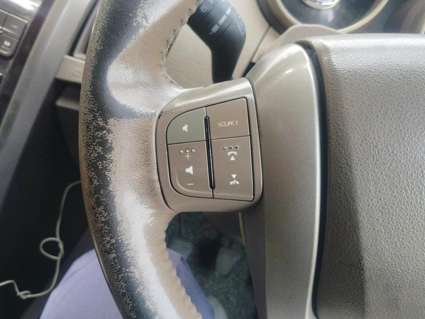 2014 Mahindra XUV500 W6, Diesel, Manual, 1,16,000 km, interior