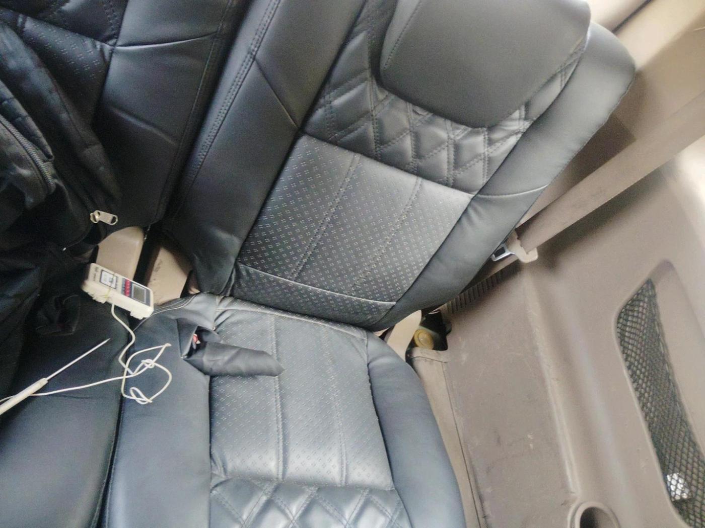 2014 Mahindra XUV500 W6, Diesel, Manual, 1,16,000 km, interior