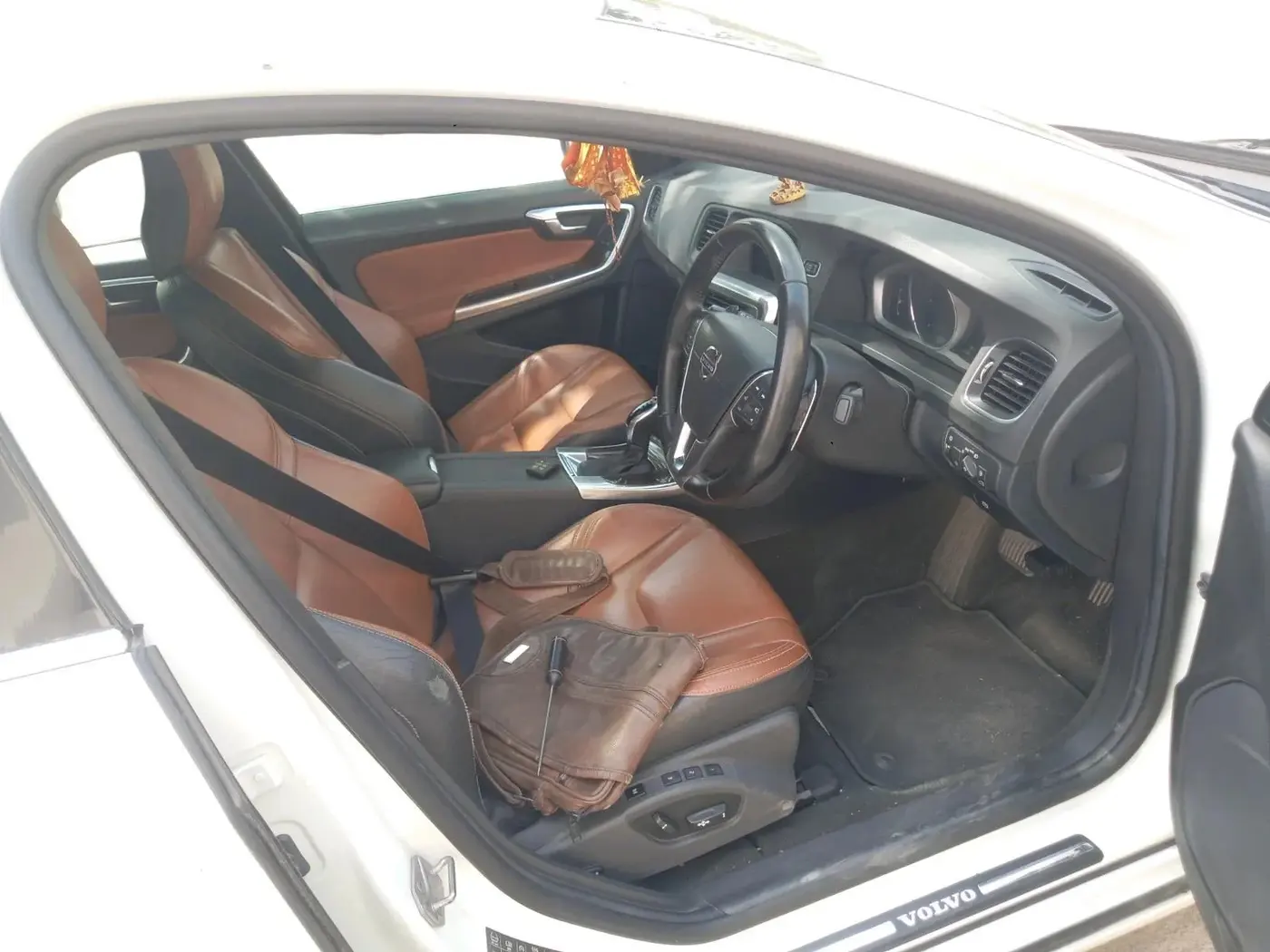 2017 Volvo S60 Momentum D4, Diesel, Automatic, 53,320 km, interior