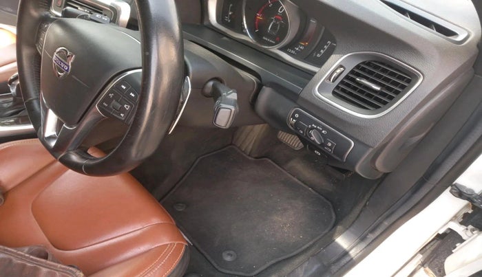 2017 Volvo S60 Momentum D4, Diesel, Automatic, 53,320 km, interior