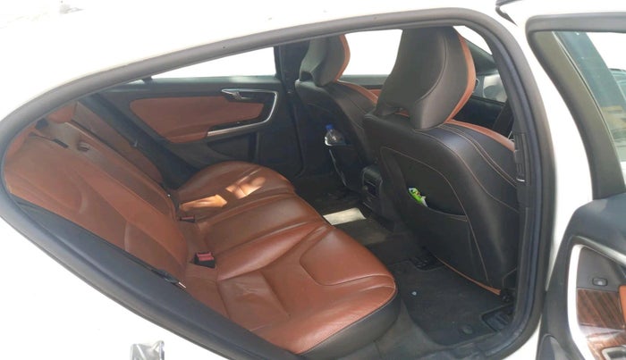 2017 Volvo S60 Momentum D4, Diesel, Automatic, 53,320 km, interior