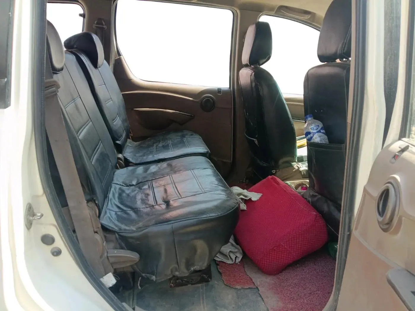 2013 Mahindra Xylo H4 BS IV, Diesel, Manual, 2,03,192 km, interior