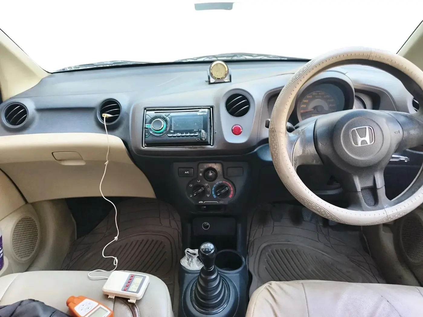 2013 Honda Amaze 1.5L I-DTEC E, Diesel, Manual, 99,482 km, interior