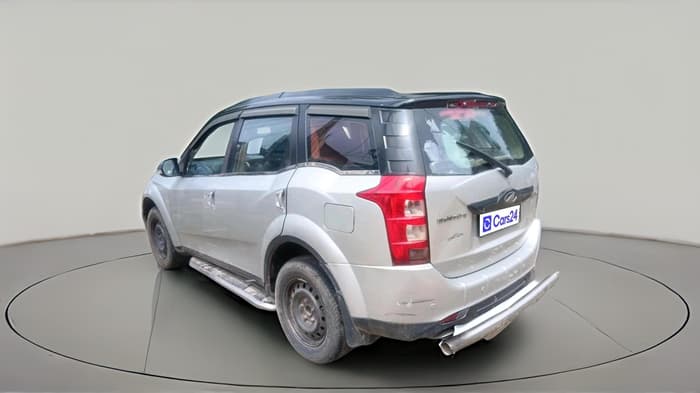 2015 Mahindra XUV500 W6, Diesel, Manual, 1,41,098 km, exterior