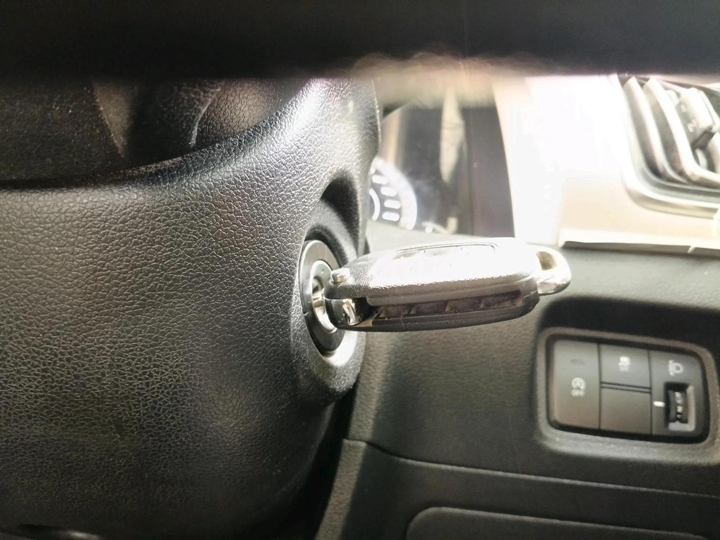 2023 Hyundai Creta E 1.5 PETROL, Petrol, Manual, 88,635 km, interior