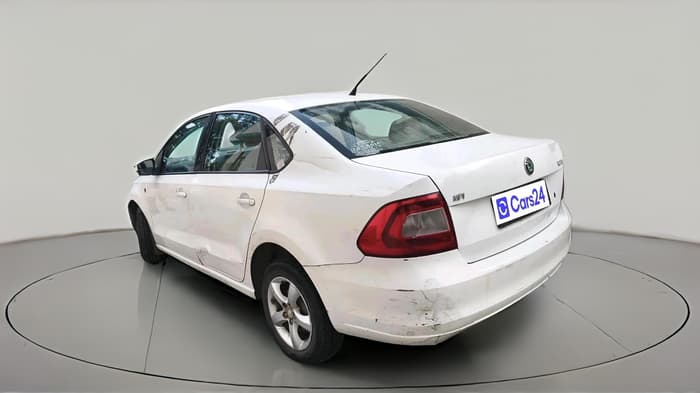2012 Skoda Rapid ELEGANCE 1.6 MPI MT, Petrol, Manual, 80,838 km, exterior