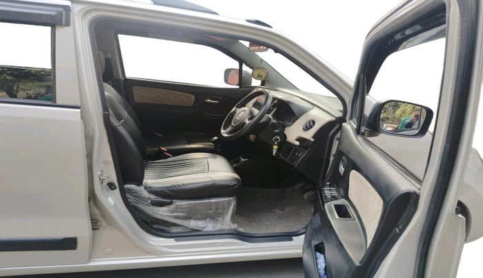 2017 Maruti Wagon R 1.0 VXI, Petrol, Manual, 47,460 km, interior