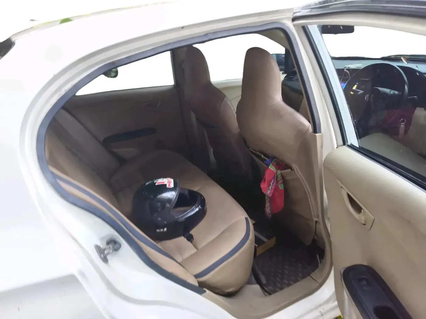 2016 Honda Amaze 1.2L I-VTEC E, Petrol, Manual, 1,48,289 km, interior