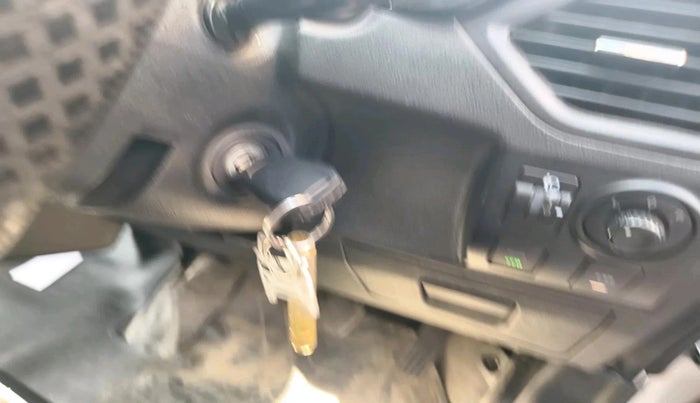 2018 Mahindra KUV 100 NXT K8 D 6 STR, Diesel, Manual, 76,505 km, interior