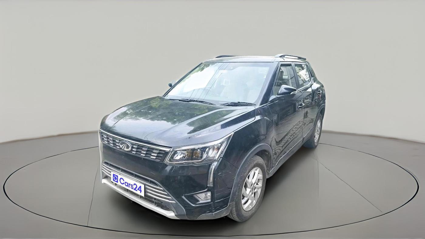 2022 Mahindra XUV300 W8 1.2 PETROL, Petrol, Manual, 67,846 km, exterior