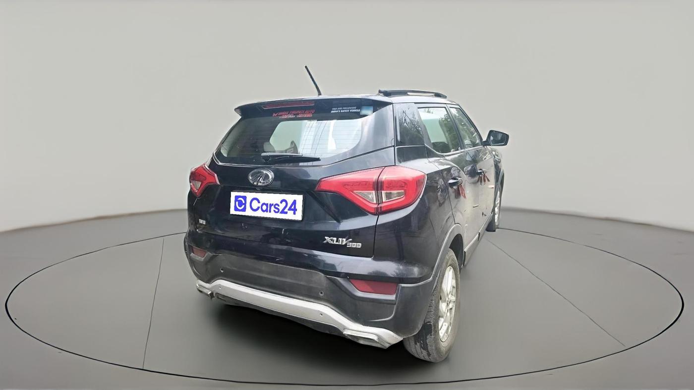 2022 Mahindra XUV300 W8 1.2 PETROL, Petrol, Manual, 67,846 km, exterior