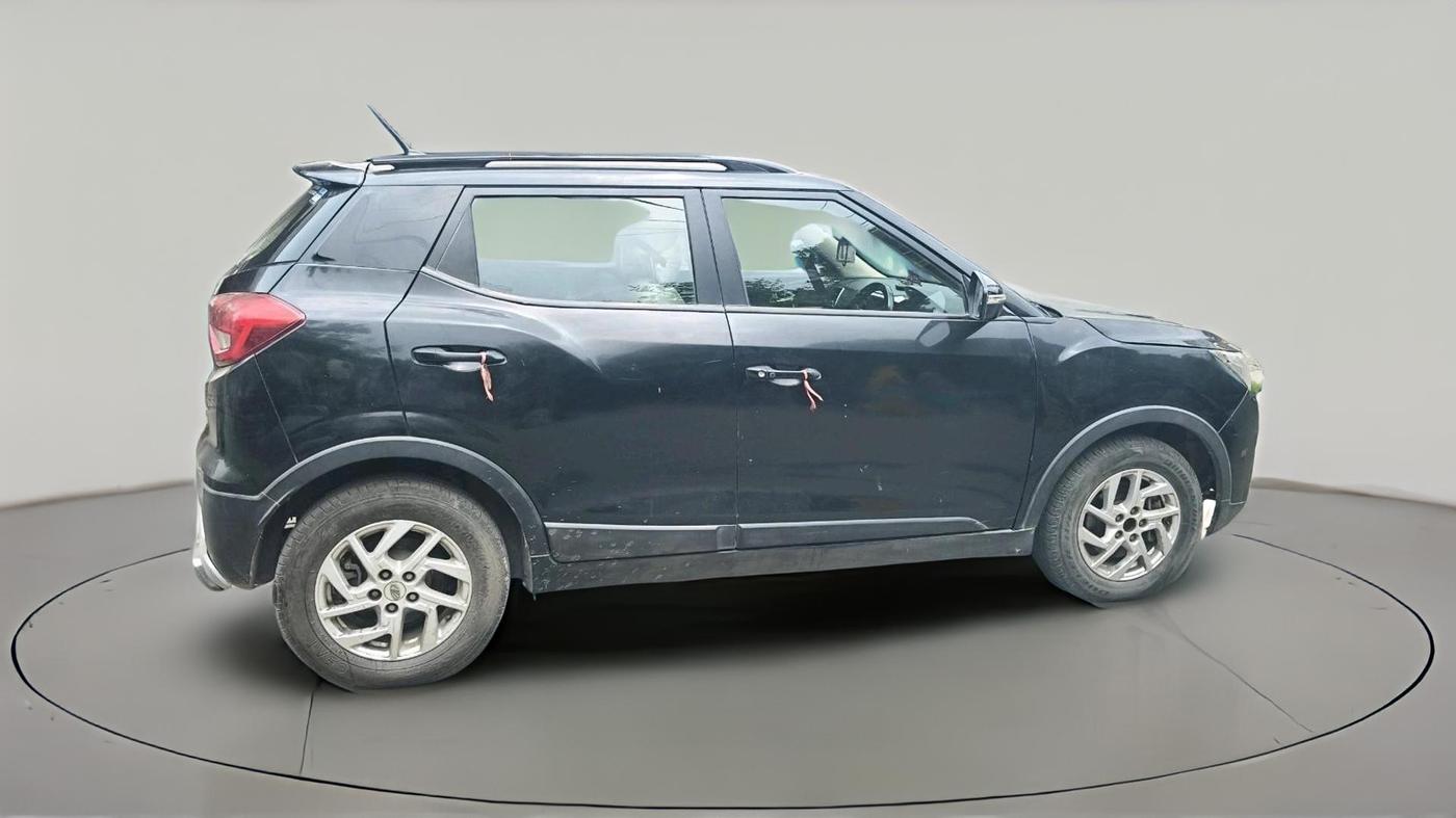 2022 Mahindra XUV300 W8 1.2 PETROL, Petrol, Manual, 67,846 km, exterior