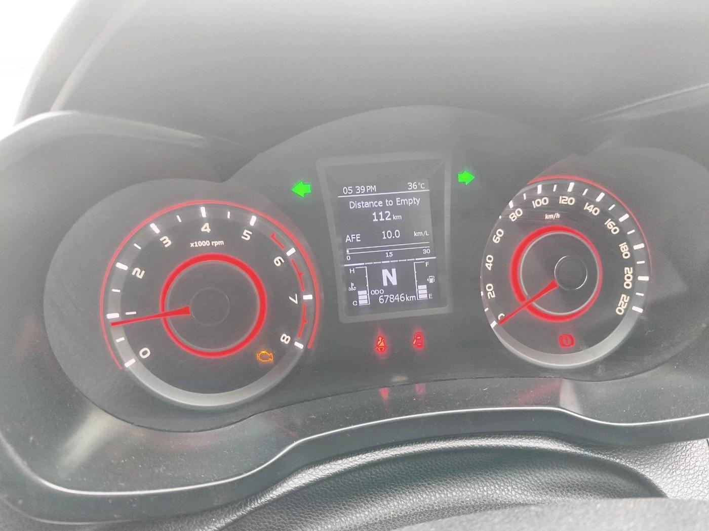 2022 Mahindra XUV300 W8 1.2 PETROL, Petrol, Manual, 67,846 km, interior